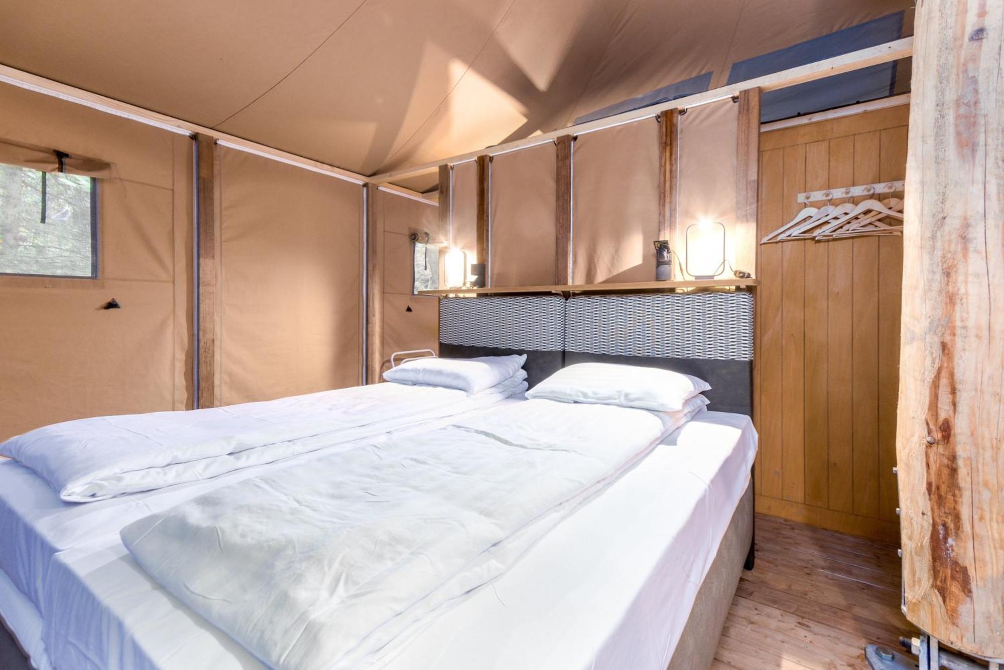 Landal Glamping Neufchateau Hotell Eksteriør bilde