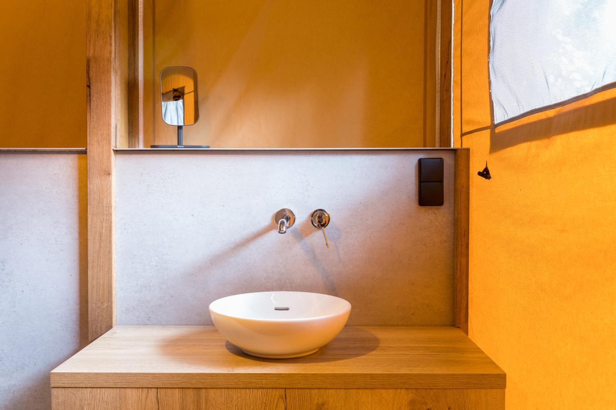 Landal Glamping Neufchateau Hotell Rom bilde