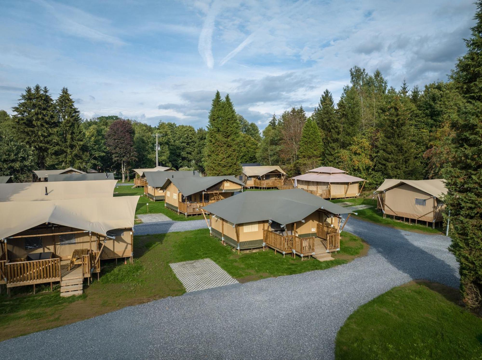 Landal Glamping Neufchateau Hotell Eksteriør bilde